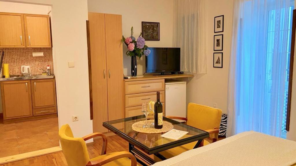 Apartments Nautica Херцег-Нови Экстерьер фото